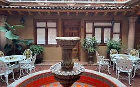 Hotel Los Escudos